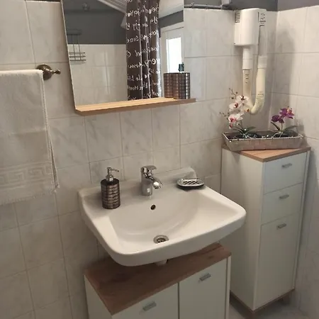 Nikolas House Upper Bay Agní