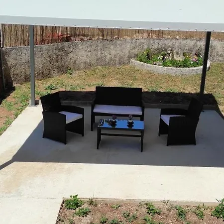 Nikolas House Upper Bay Apartamento Agní